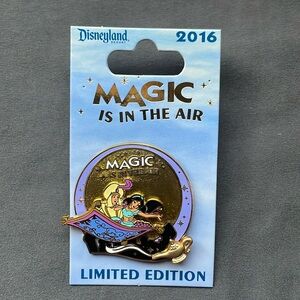 DLR ALADDIN & JASMINE- MAGIC is in the AIR 2016 SERIES LE Pin